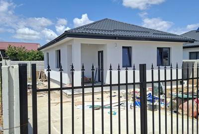 Casă cu 2 camere cu Teren 240 Mp în Central - 1