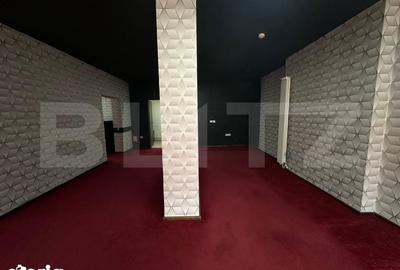 Spațiu comercial, de 140 mp, în Central - 4