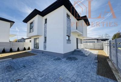 Casă individuală cu 4 camere cu Canalizare în Domnești