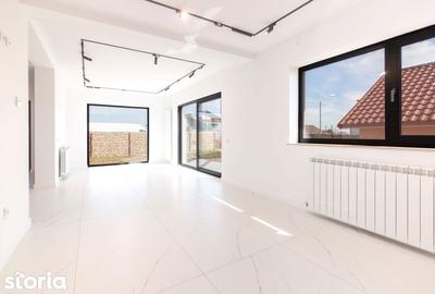 Casă cu 5 camere cu Garaj în Corbu - 2