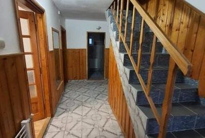 Casă cu 5 camere de închiriat, se acceptă muncitori - Stupini, cod 8250 - 6