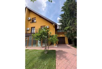 Casă individuală cu 6 camere cu Canalizare în Central - 2