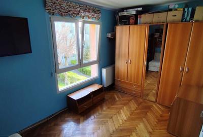 Apartament cu 3 camere semidecomandat în Astra - 2