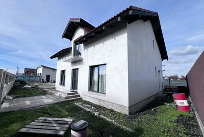 Casă cu 3 camere în Central - 2