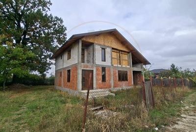 Casa Suseni-Cersani constructie solida, teren 578 mp, zona superba - 6