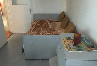 Apartament cu 3 camere semidecomandat în Dacia - 1