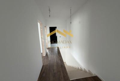 Duplex cu 4 camere cu Canalizare în Bucovăț (Remetea Mare) - 9