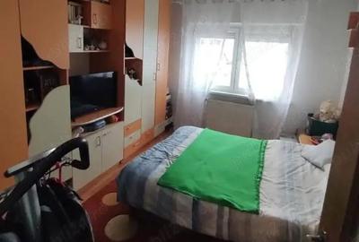 Apartament cu 3 camere decomandat în Răcădău - 4