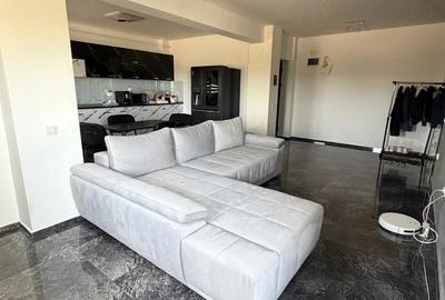 Apartament cu 3 camere decomandat în Central - 1