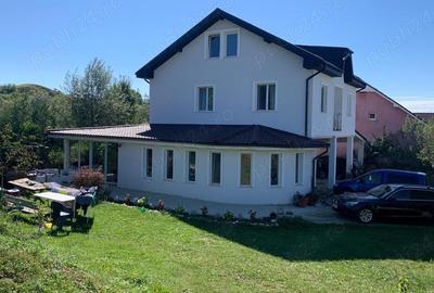 Casă cu 4 camere cu Teren 700 Mp în Central - 6