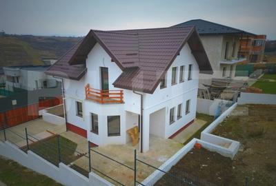 Casa cu 4 camere, 115mp utili, teren 500mp, zona Hlincea
