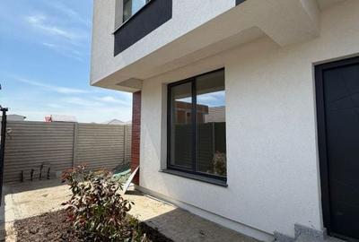 Casă cu 5 camere cu Teren 350 Mp în Central