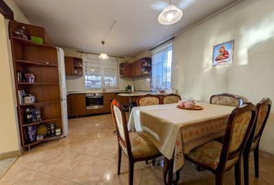 Casa singur in curte Mure? Unirii Zona Pom... - 1