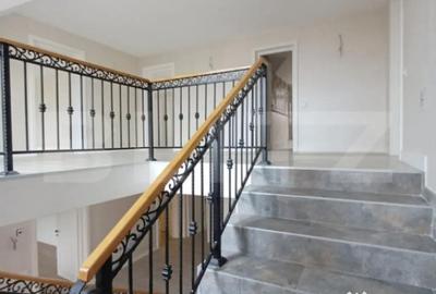 Casă cu 5 camere cu Teren 1590 Mp în Luna - 6