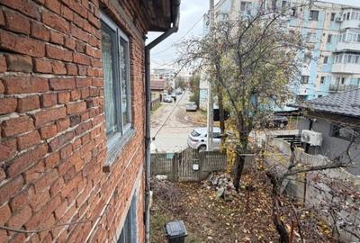 Casă individuală cu 6 camere cu Canalizare în Central - 2