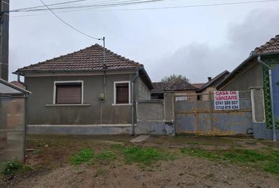 De vanzare casa in centrul satului Cordau Baile Feli - 5