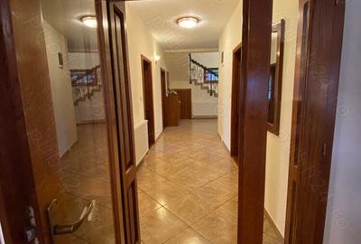 Vand casa in Giroc centru - 4