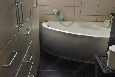 Apartament cu 3 camere decomandat în Central - 2