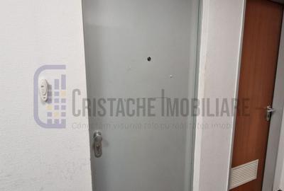 Spațiu comercial, de 275 mp, în P-ța Muncii - 11