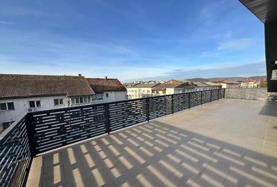 Apartament cu 3 camere decomandat în Independenței - 17