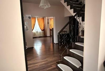 Casă cu 5 camere cu Teren 550 Mp în Central - 8