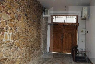 Casă cu 10 camere cu Teren 760 Mp în Central - 7