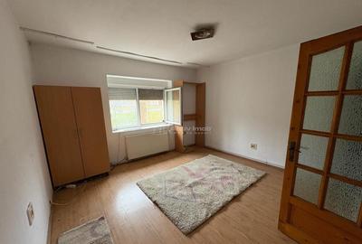 Bocsa Romana, Casa 8 Incaperi, Strada Principala. - 2