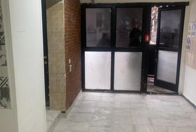 Spațiu comercial, de 110 mp, în Central - 3