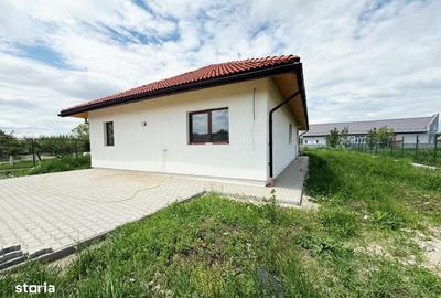 Casă cu 4 camere în Juc-Herghelie