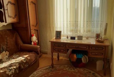 Apartament cu 3 camere semidecomandat în Central - 3