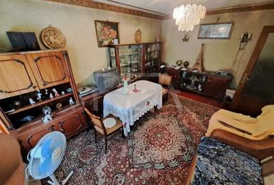 Apartament 4 Camere , Decomandat , Zona Piata Resita