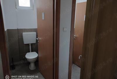 Spațiu comercial, de 80 mp, în Central - 4