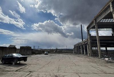 Spațiu comercial, de 1,500 mp, în Central - 2