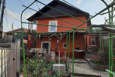 Casă cu 3 camere în Monumentului - 1