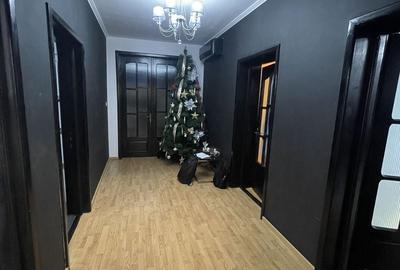 Casa S+P+E+M | 605 mp utili | 10 camere | 3 bucatarii | 4 bai | 3 terase | Garaj - 18