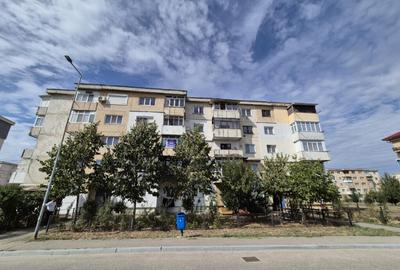 Apartament 2 camere, et. 2, in Rovinari, str. Sporturilor - 3