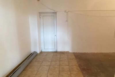 Spațiu comercial, de 93 mp, în Rovine - 2