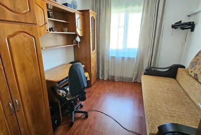 Apartament cu 3 camere semidecomandat în Central - 3