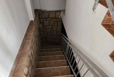 Casă cu 4 camere cu Teren 176 Mp în Central - 2