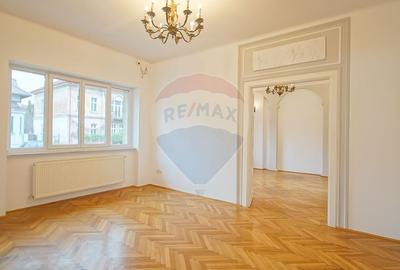 Spațiu comercial, de 123.69999694824 mp, în 15 Noiembrie - 2