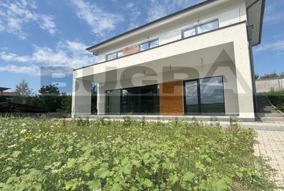 Casa individuala, 4 camere, vedere spre lac, Chinteni