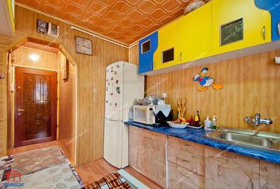 Apartament cu 3 camere semidecomandat, mobilat în Micro 21 - 7
