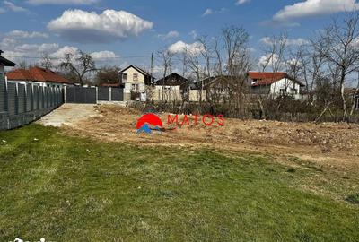 Teren de 1354 mp, în Central