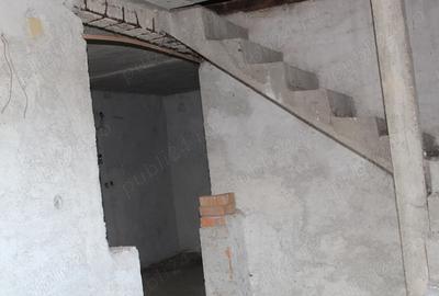Casă cu 4 camere cu Teren 2044 Mp în Câlnic - 6