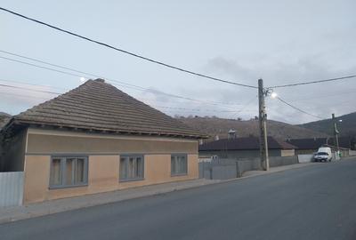 Casa de vanzare cu teren aferent in comuna Niculitel,jud.Tulcea - 2