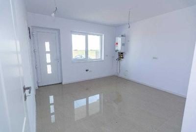 Casă cu 4 camere cu Canalizare în Săcălaz - 3