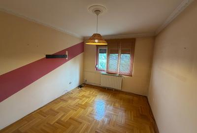 Casă cu 8 camere cu Canalizare în Colentina - 31