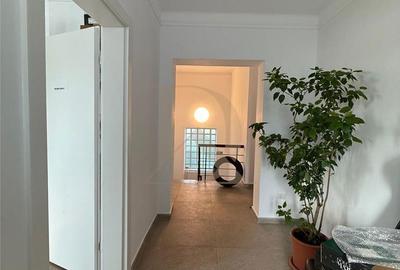 Casă cu 7 camere cu Teren 500 Mp în Copou