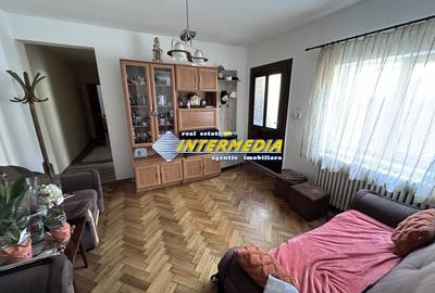 Casă individuală cu 5 camere cu Canalizare în Central - 6