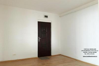 Apartament 3 camere, cu boxa, zona BCR - 4